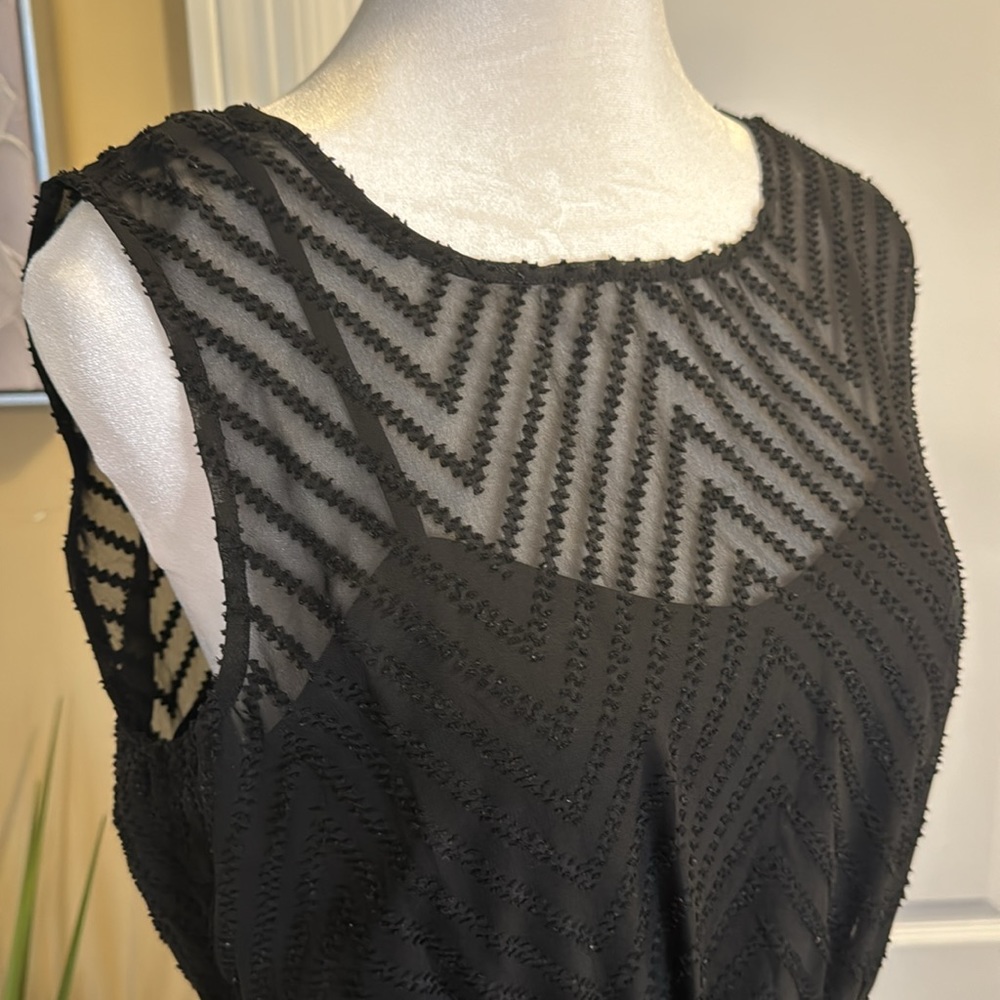 Lightweight Lbd Sheer Chevron Pattern With Lining - image 2